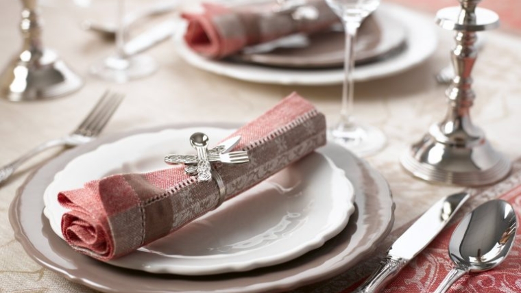 Keep Table Linens Looking Their Holiday Best